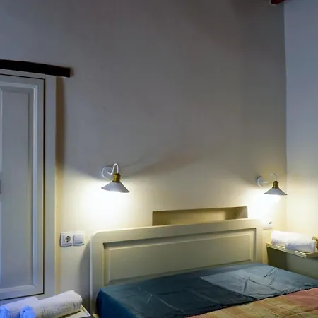 Uptown Carmine * Simi