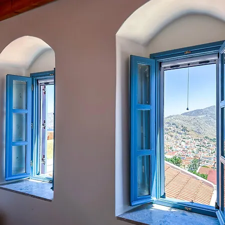 Uptown Carmine Daire Simi