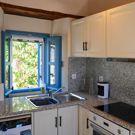 Apartment Uptown Carmine Symi