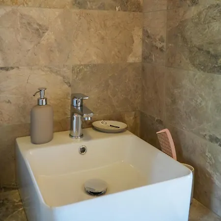 Uptown Carmine Apartment *