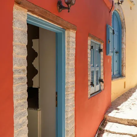 Uptown Carmine * Symi